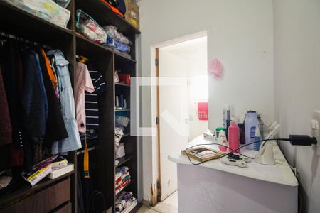 Casa à venda com 160m², 4 quartos e 5 vagas Casa à venda com 160m², 4 quartos e 5 vagasCloset Suíte