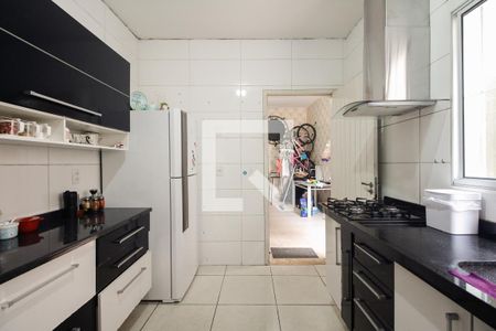 Casa à venda com 160m², 4 quartos e 5 vagas Casa à venda com 160m², 4 quartos e 5 vagasCozinha