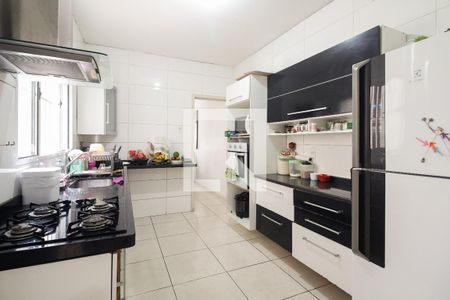Casa à venda com 160m², 4 quartos e 5 vagas Casa à venda com 160m², 4 quartos e 5 vagasCozinha