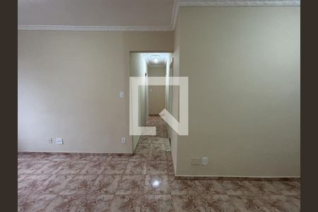 Corredor de apartamento para alugar com 3 quartos, 70m² em Lins de Vasconcelos, Rio de Janeiro