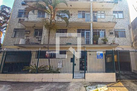 Apartamento para alugar com 70m², 2 quartos e 1 vaga Apartamento para alugar com 70m², 2 quartos e 1 vagaFachada + Placa