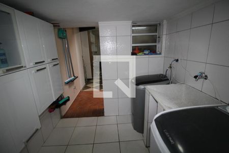 Casa à venda com 250m², 3 quartos e 2 vagasÁrea de Serviço