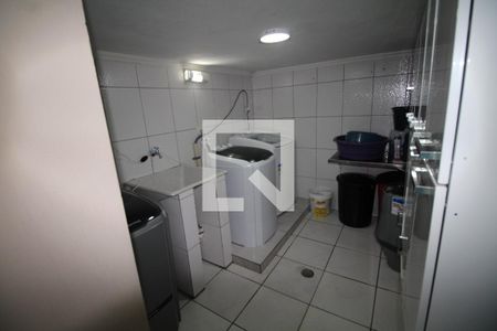 Casa à venda com 250m², 3 quartos e 2 vagasÁrea de Serviço