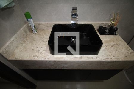 Casa à venda com 250m², 3 quartos e 2 vagasBanheiro 1