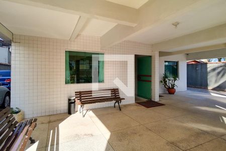 Apartamento para alugar com 71m², 2 quartos e 1 vagaÁrea comum - Pátio de entrada