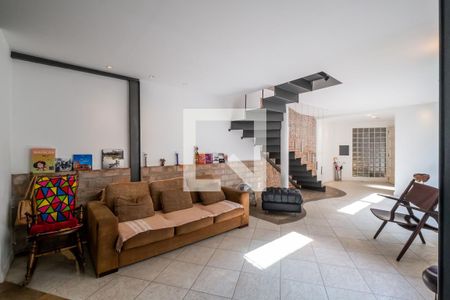 Sala de casa à venda com 3 quartos, 280m² em Azenha, Porto Alegre