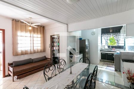 Sala de casa para alugar com 4 quartos, 150m² em Nova Cintra, Belo Horizonte