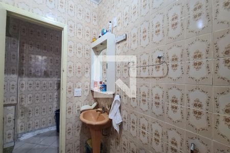 Casa à venda com 212m², 5 quartos e 3 vagasBanheiro 2