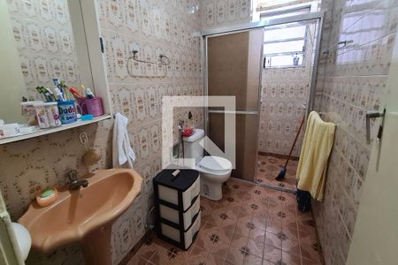 Casa à venda com 212m², 5 quartos e 3 vagasBanheiro 2