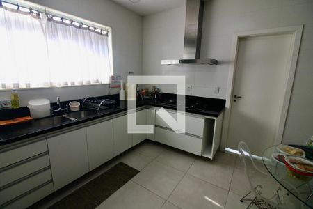 Casa à venda com 560m², 7 quartos e sem vagaCozinha