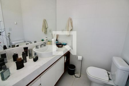 Casa à venda com 560m², 7 quartos e sem vagaBanheiro da Suíte 1