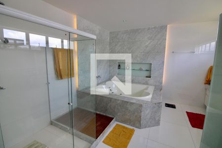 Casa à venda com 560m², 7 quartos e sem vagaBanheiro da Suíte 4