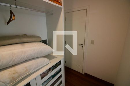 Casa à venda com 560m², 7 quartos e sem vagaCloset da suíte 2