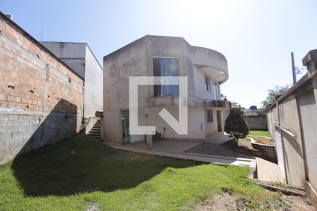 Casa à venda com 203m², 4 quartos e 2 vagasFachada