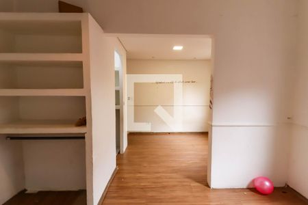 Quarto de casa para alugar com 1 quarto, 300m² em Jardim Saint Moritz, Taboão da Serra