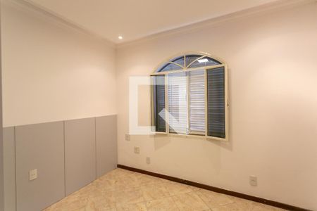Apartamento à venda com 300m², 3 quartos e 1 vaga Apartamento à venda com 300m², 3 quartos e 1 vagaSuíte 1