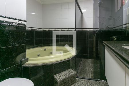 Apartamento à venda com 300m², 3 quartos e 1 vaga Apartamento à venda com 300m², 3 quartos e 1 vagaBanheiro da Suíte 3