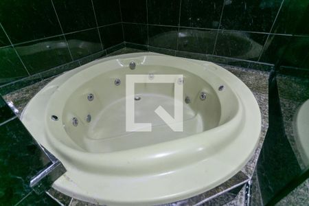 Apartamento à venda com 300m², 3 quartos e 1 vaga Apartamento à venda com 300m², 3 quartos e 1 vagaBanheiro da Suíte 3