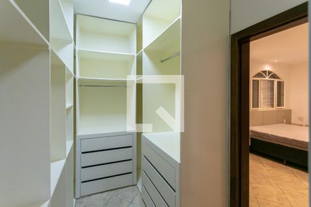 Apartamento à venda com 300m², 3 quartos e 1 vaga Apartamento à venda com 300m², 3 quartos e 1 vagaCloset da suíte 3