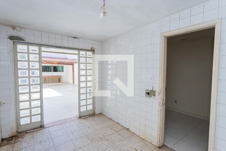 Casa à venda com 210m², 3 quartos e 2 vagasÁrea de Serviço
