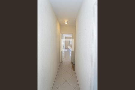 Casa à venda com 210m², 3 quartos e 2 vagasCorredor