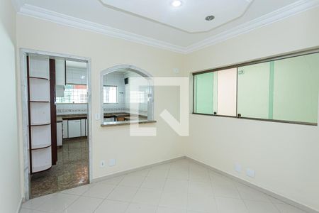 Casa à venda com 210m², 3 quartos e 2 vagasCopa