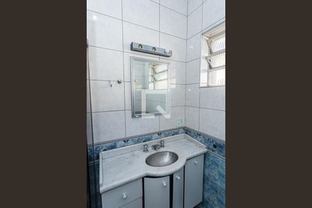 Casa à venda com 210m², 3 quartos e 2 vagasBanheiro Social