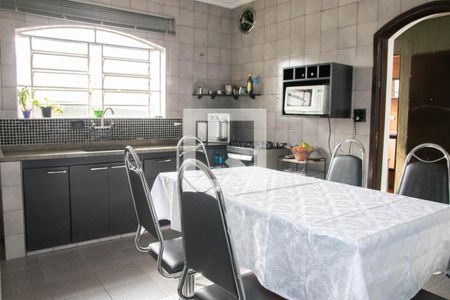 Casa à venda com 140m², 5 quartos e 3 vagasCozinha