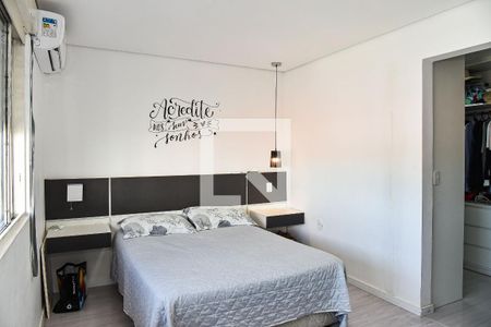 Casa à venda com 240m², 3 quartos e 3 vagasSuíte