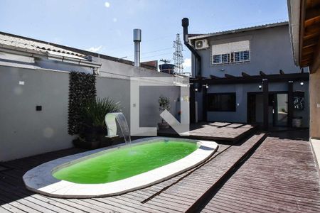 Casa à venda com 240m², 3 quartos e 3 vagasPiscina