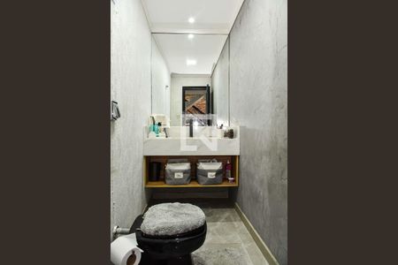 Casa à venda com 240m², 3 quartos e 3 vagasLavabo