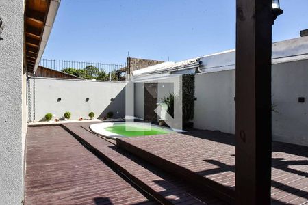 Casa à venda com 240m², 3 quartos e 3 vagasPiscina