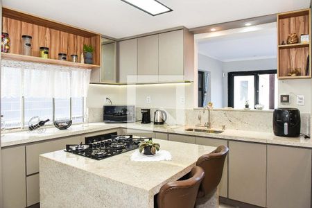 Casa à venda com 240m², 3 quartos e 3 vagasCozinha