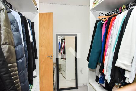 Casa à venda com 240m², 3 quartos e 3 vagasCloset da suíte
