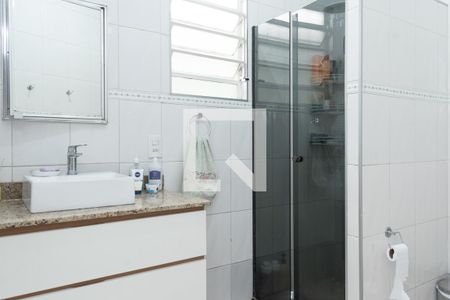 Casa à venda com 109m², 2 quartos e 2 vagasBanheiro