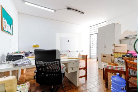 Casa à venda com 198m², 3 quartos e 2 vagas Casa à venda com 198m², 3 quartos e 2 vagasEscritório