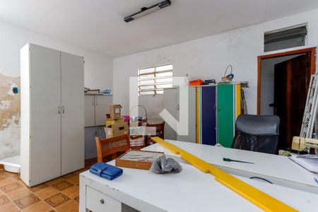 Casa à venda com 198m², 3 quartos e 2 vagas Casa à venda com 198m², 3 quartos e 2 vagasEscritório