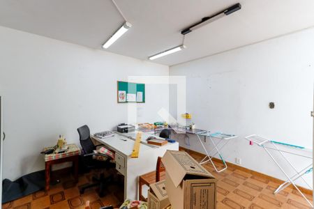 Casa à venda com 198m², 3 quartos e 2 vagas Casa à venda com 198m², 3 quartos e 2 vagasEscritório