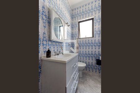 Casa à venda com 198m², 3 quartos e 2 vagas Casa à venda com 198m², 3 quartos e 2 vagasBanheiro da Suíte