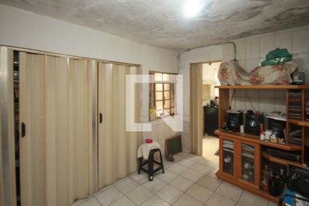 Casa à venda com 250m², 3 quartos e 2 vagasQuarto de Serviço