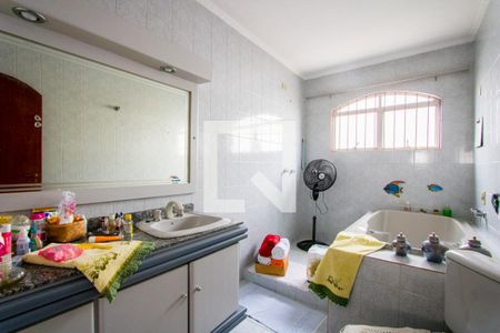 Casa à venda com 269m², 3 quartos e 7 vagasBanheiro do quarto 1