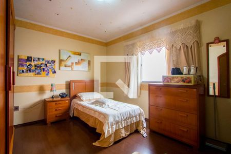 Casa à venda com 269m², 3 quartos e 7 vagasQuarto 2