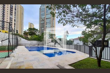 Apartamento à venda com 298m², 4 quartos e 4 vagas Apartamento à venda com 298m², 4 quartos e 4 vagasÁrea Comum - Piscina
