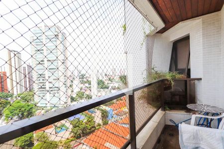 Apartamento à venda com 298m², 4 quartos e 4 vagas Apartamento à venda com 298m², 4 quartos e 4 vagasVaranda - Suíte Principal 4