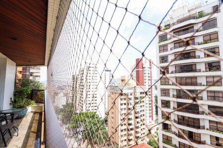 Apartamento à venda com 298m², 4 quartos e 4 vagas Apartamento à venda com 298m², 4 quartos e 4 vagasVaranda- Sala de Estar