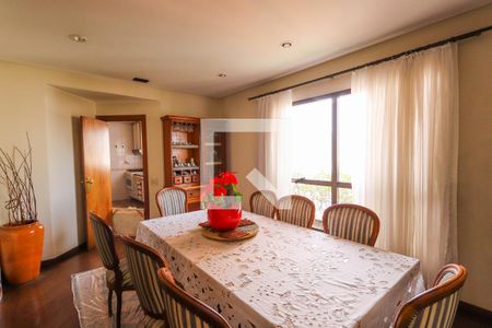 Apartamento à venda com 298m², 4 quartos e 4 vagas Apartamento à venda com 298m², 4 quartos e 4 vagasSala de Jantar