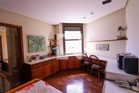 Apartamento à venda com 298m², 4 quartos e 4 vagas Apartamento à venda com 298m², 4 quartos e 4 vagasSuíte 3