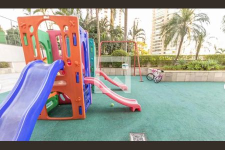 Apartamento à venda com 298m², 4 quartos e 4 vagas Apartamento à venda com 298m², 4 quartos e 4 vagasÁrea Comum - Playground