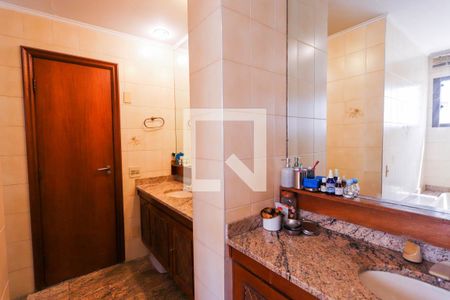 Apartamento à venda com 298m², 4 quartos e 4 vagas Apartamento à venda com 298m², 4 quartos e 4 vagasBanheiro - Suíte 2 e 3