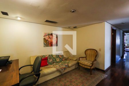 Apartamento à venda com 298m², 4 quartos e 4 vagas Apartamento à venda com 298m², 4 quartos e 4 vagasSala de Estudos